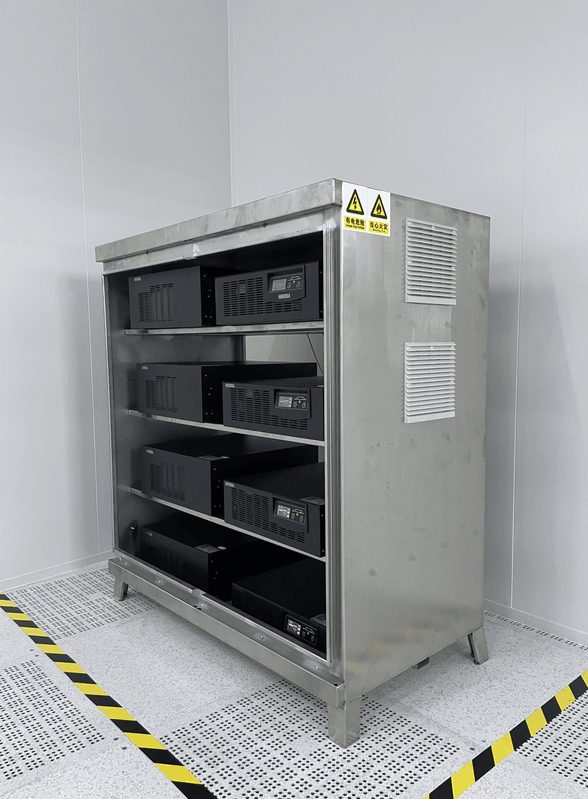 Does the server require an uninterruptible power supply (UPS)?