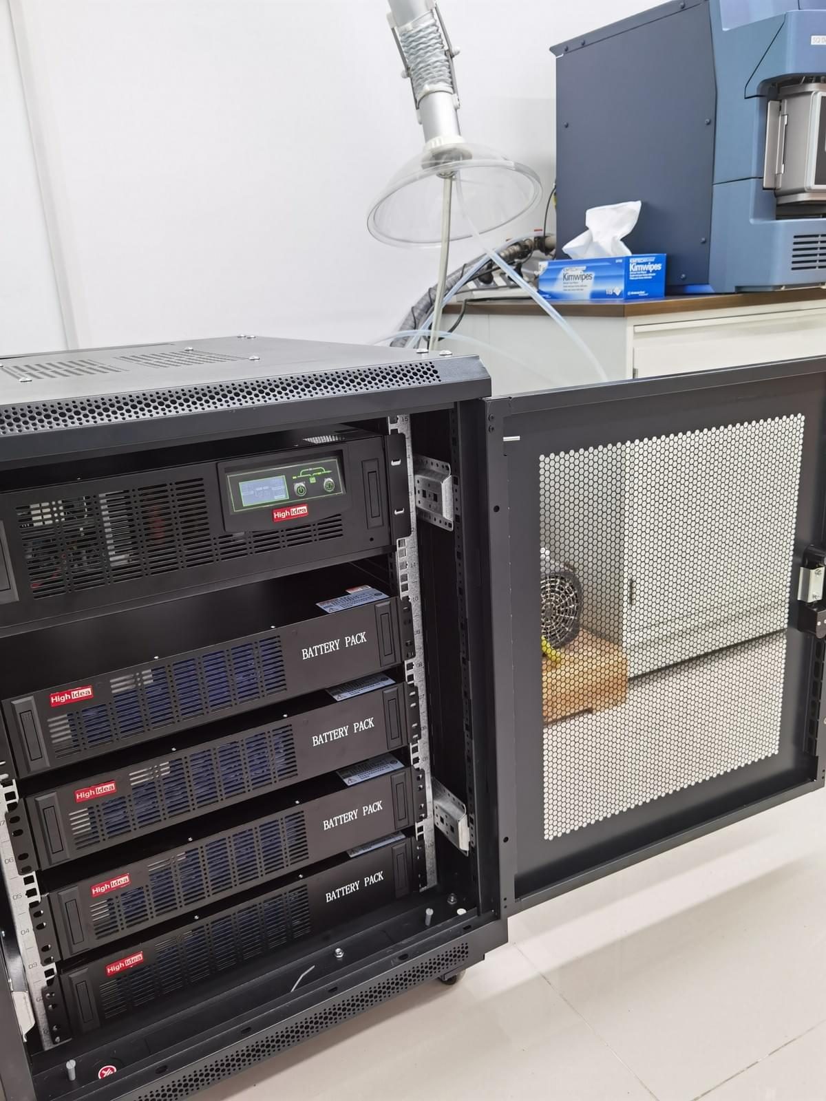 ‌Which industries use UPS power supplies the most?